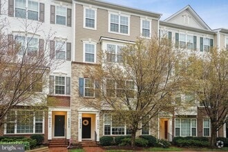 Building Photo - 22936 Spicebush Dr