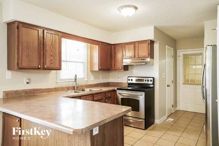 Building Photo - 6001 River Landings Dr