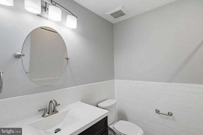 Building Photo - 12087 Edgemere Cir