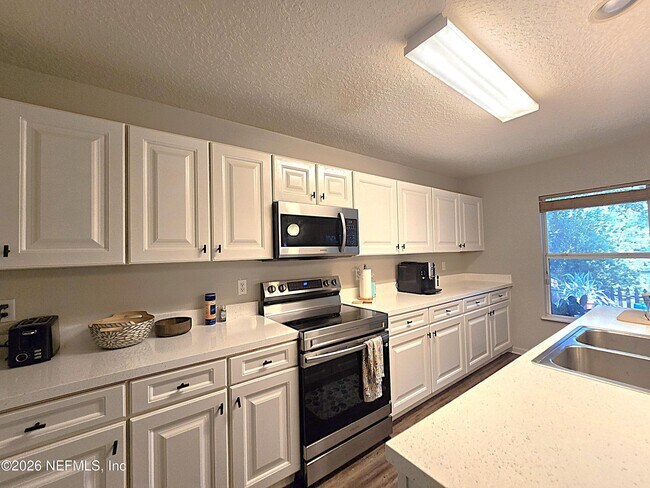 Building Photo - 963 Collinswood Dr