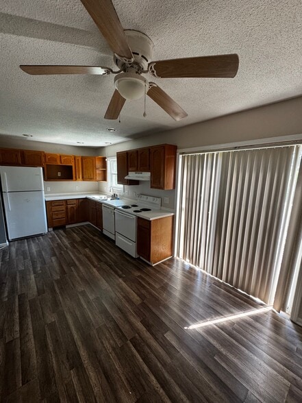 KITCHEN - 142 Skyline Dr