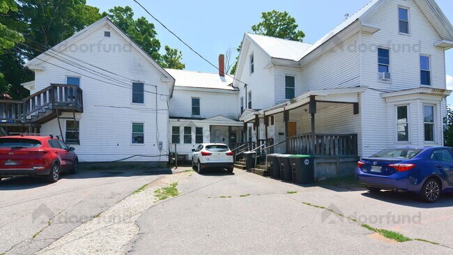 Building Photo - 11 Pleasant St