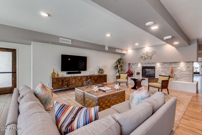 Building Photo - 2511 W Queen Creek Rd