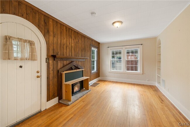 Building Photo - 448 Buckingham Ave