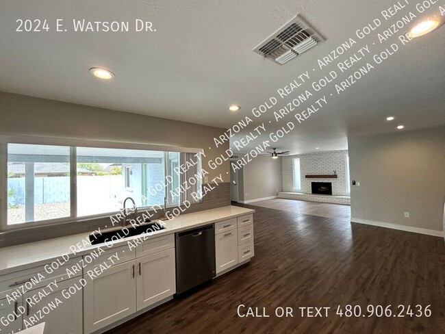 Building Photo - 2024 E Watson Dr