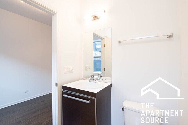 Building Photo - 5054 N Winthrop Ave