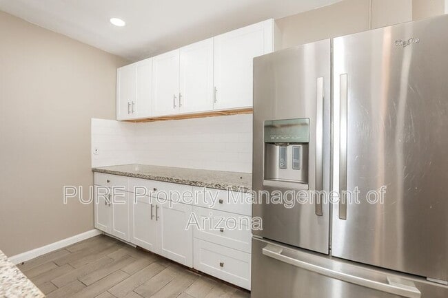 Building Photo - 100 W Gary Dr