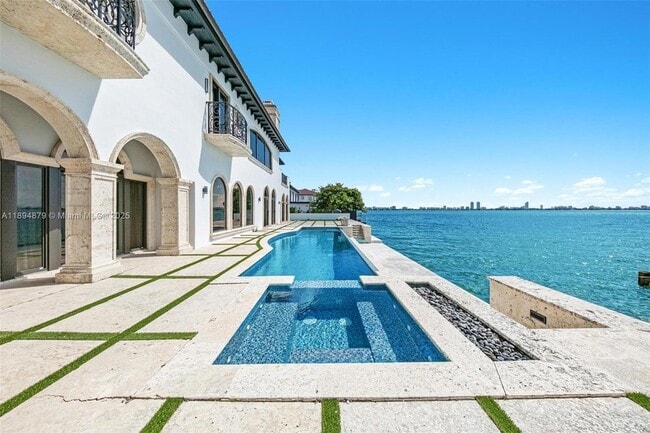 Building Photo - 1331 Bay Terrace