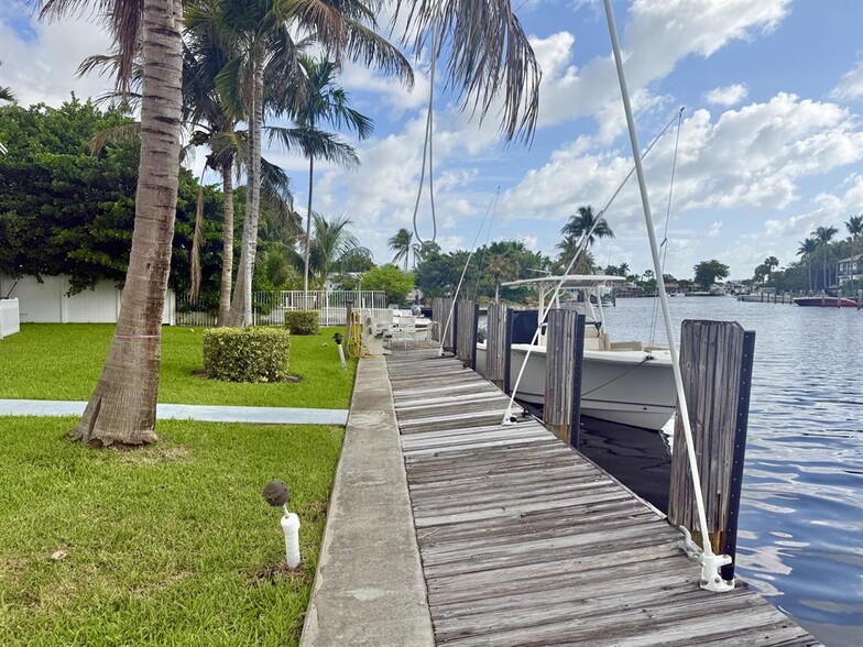 Building Photo - 199 E McNab Rd