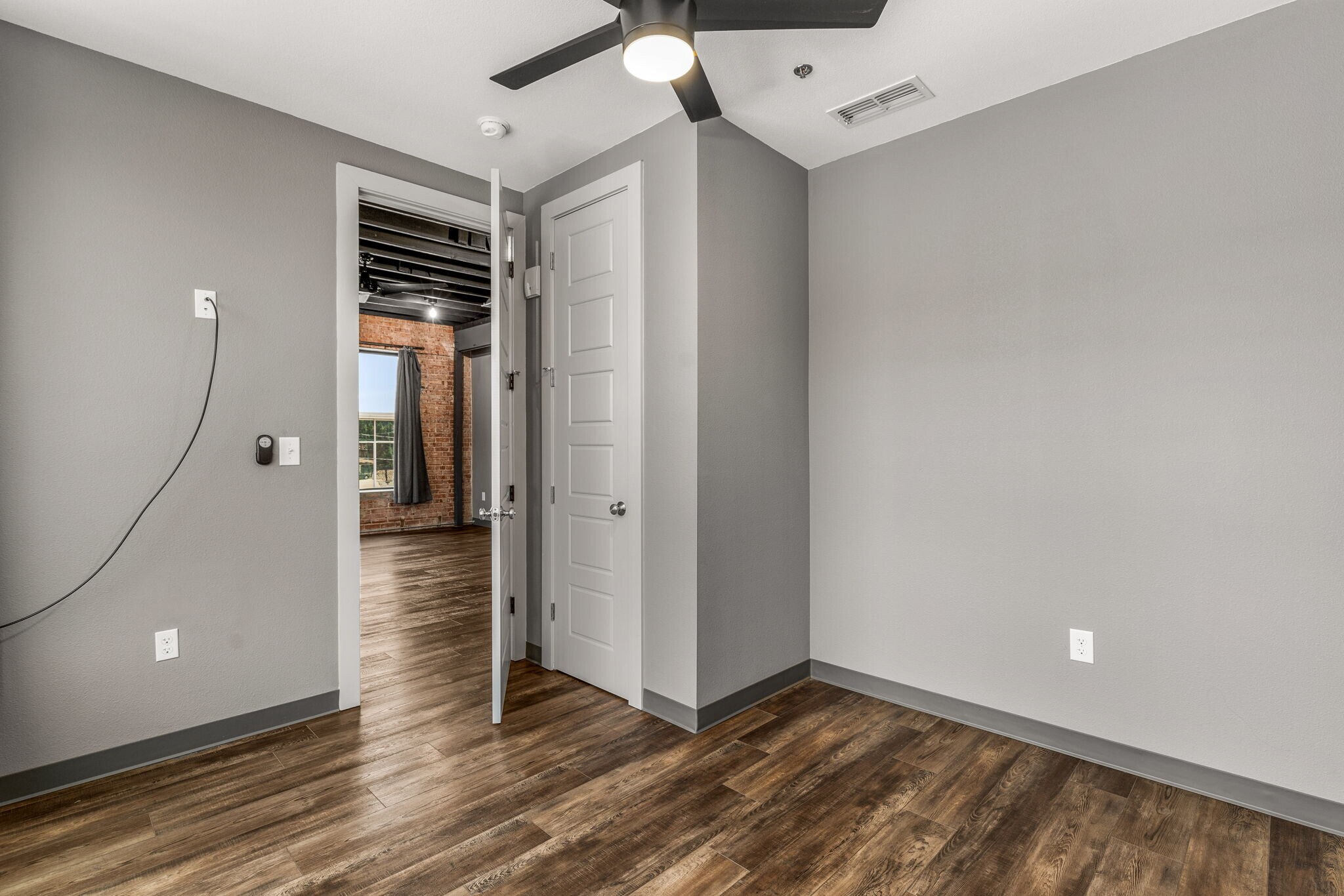 Building Photo - 901 9th St