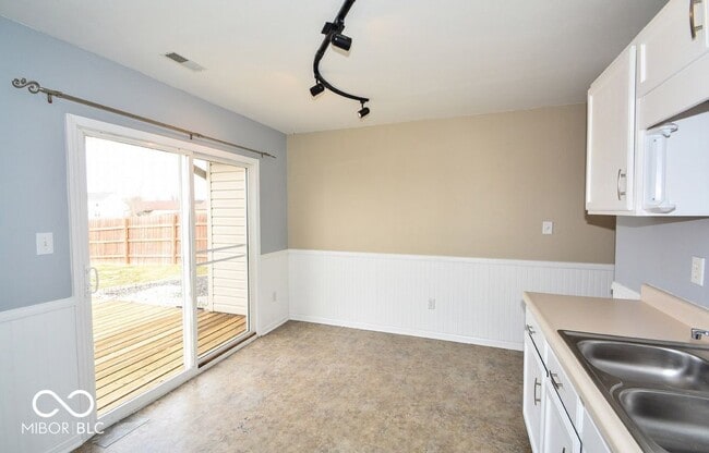 Building Photo - 1994 Falcon Ct