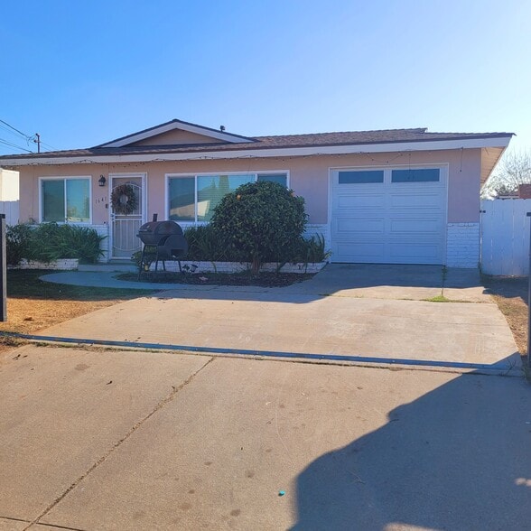 Building Photo - 1641 Evergreen Ave