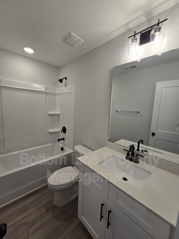 Building Photo - 111 Viburnum Rd