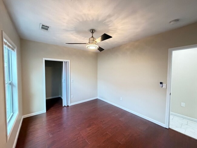 Building Photo - Marvelous 3 Bedroom and 2 Full Bath House!