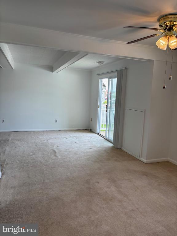 Building Photo - 6 Warren Lodge Ct