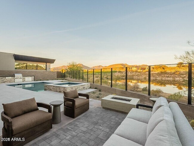 Building Photo - 37200 N Cave Creek Rd