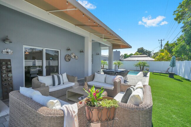 Building Photo - 875 SE 13th Ave