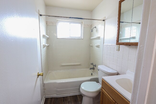 Building Photo - 2905 Ravenswood Dr