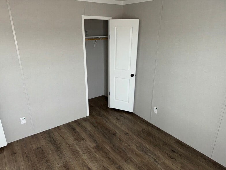 Building Photo - 300 Patriot Ln