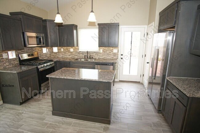 Building Photo - 14364 Tobe Davis Dr