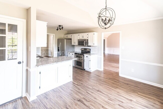 Building Photo - 779 Dogwood Cove