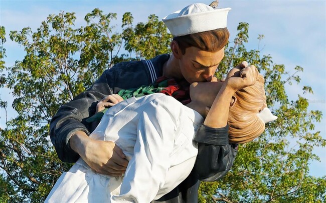 Building Photo - 301 S Gulfstream Ave