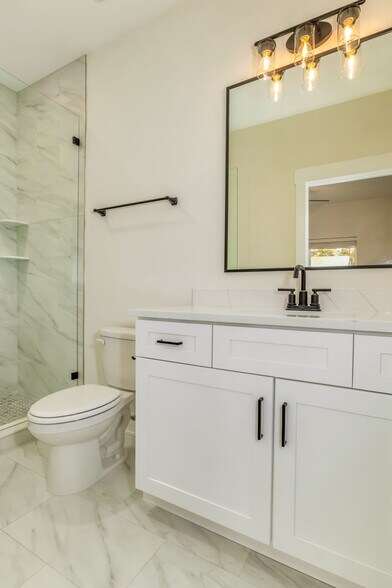 Building Photo - 520 N De Villiers St