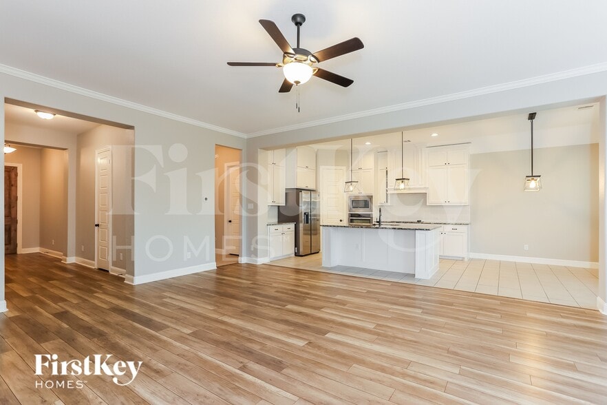 Building Photo - 541 Hay Meadow Dr