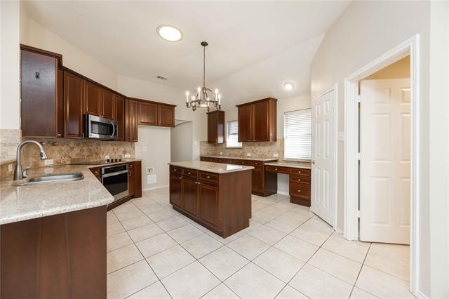 Building Photo - 2444 Elm Leaf Ln