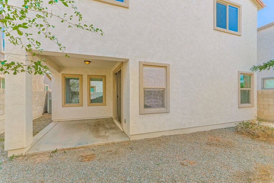 Building Photo - 1942 N 55th Pl