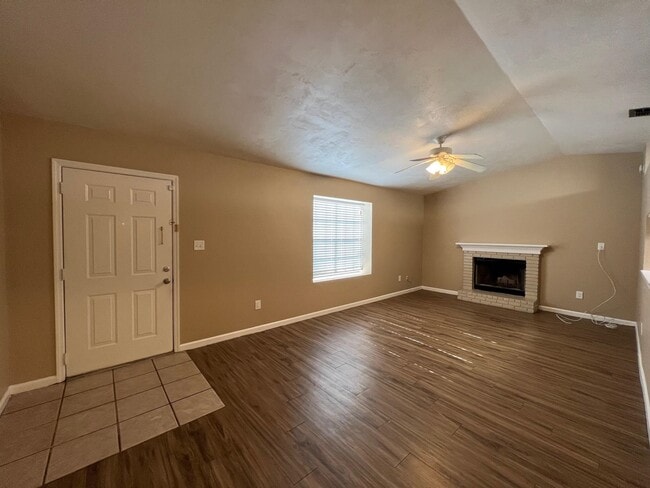 Building Photo - 2652 Millbank Dr