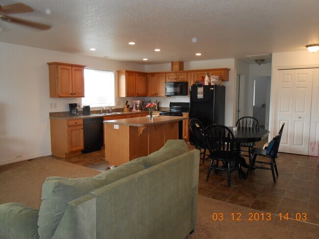 Building Photo - 044-4463-4465 Blueberry Duplex, Salem