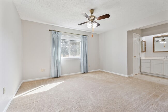 Building Photo - 200 Brookhaven Ct