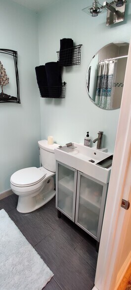 Building Photo - 278 Valley View Road