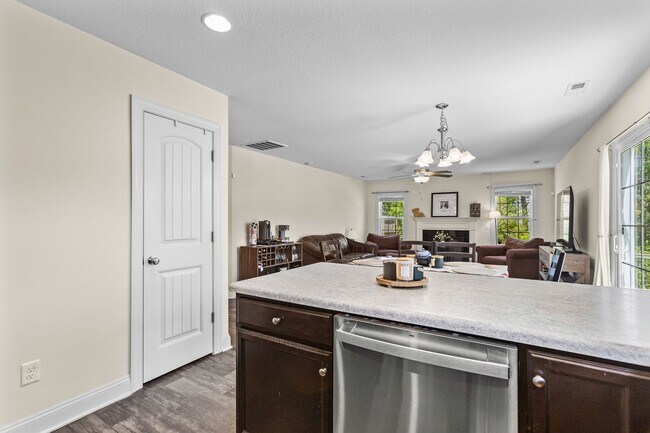 Building Photo - 520 Black Pearl Cir