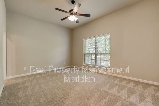 Building Photo - 625 Turtledove Ln