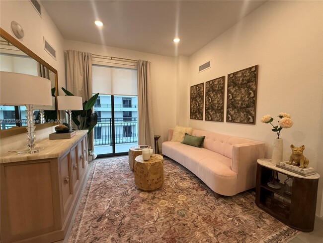 Building Photo - 2001 Van Buren St