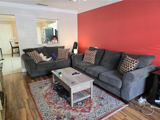 Building Photo - 2636 SW 35th Pl