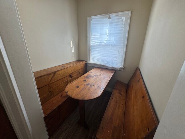 Building Photo - 1211 N Sheridan St