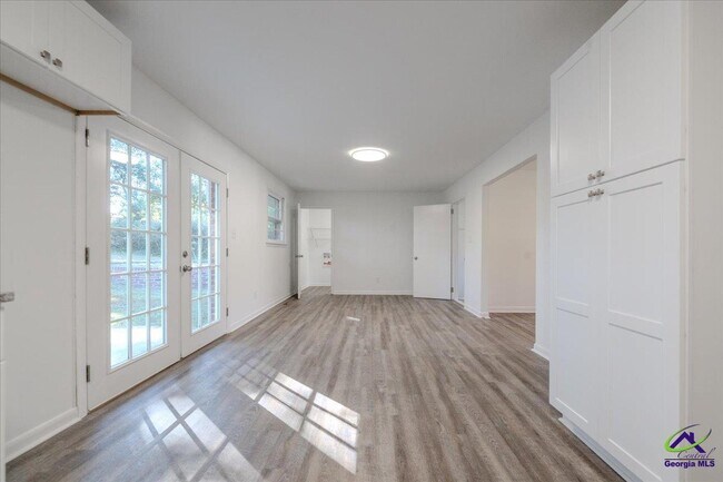 Building Photo - 100 Belmont Dr