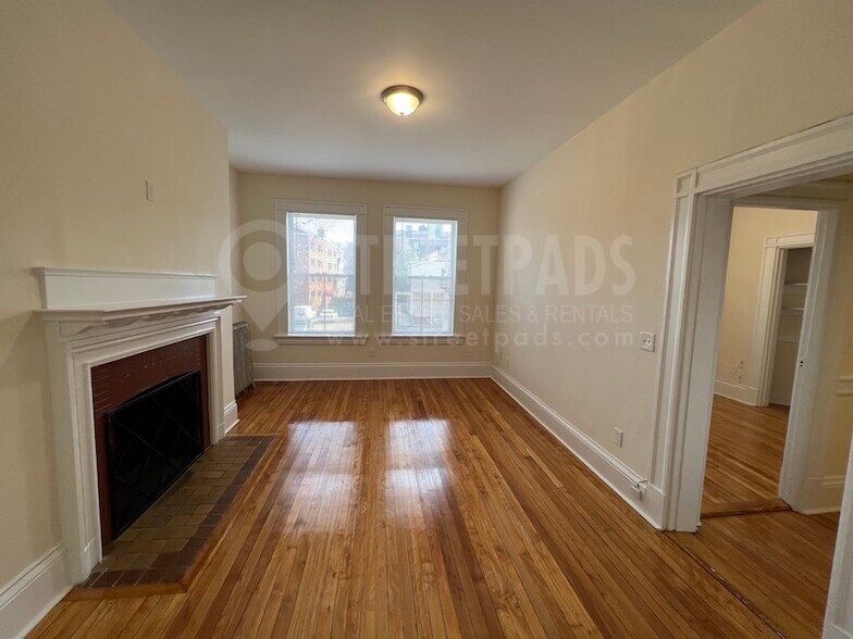 Building Photo - 2 Ware St