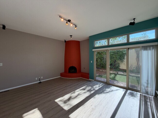 Building Photo - 2 Bedroom Single Story Home Available Near Paseo Del Norte Blvd NE & Wyoming Blvd NE!