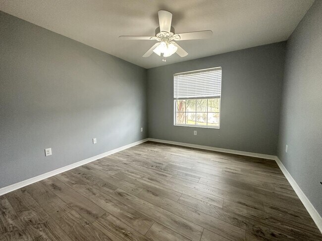 Building Photo - "Spacious 5-Bedroom Retreat with Scenic Views in The Verandahs!"