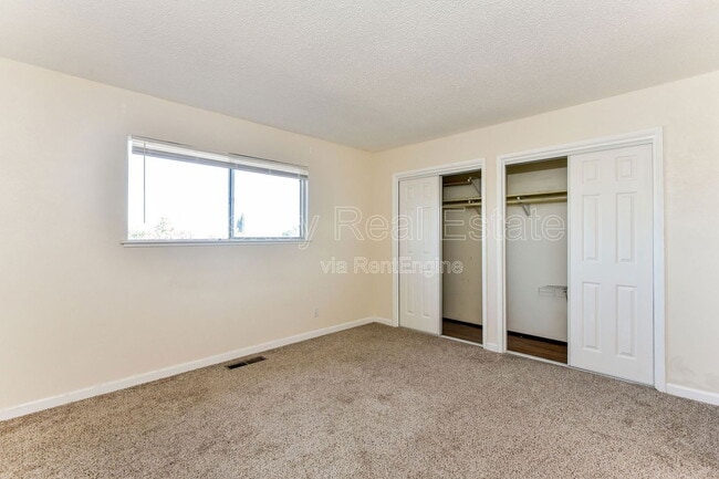 Building Photo - 1249 Ventura Dr