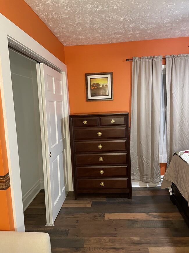 Building Photo - 53 Lincoln Ave W