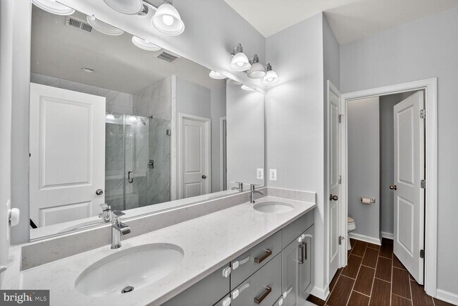 Building Photo - 506 Riversail Ln