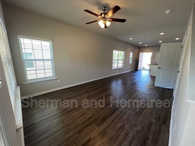 Building Photo - 620 Dobhill Ln