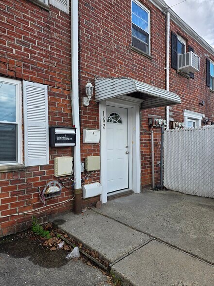 Building Photo - 162 Jules Dr