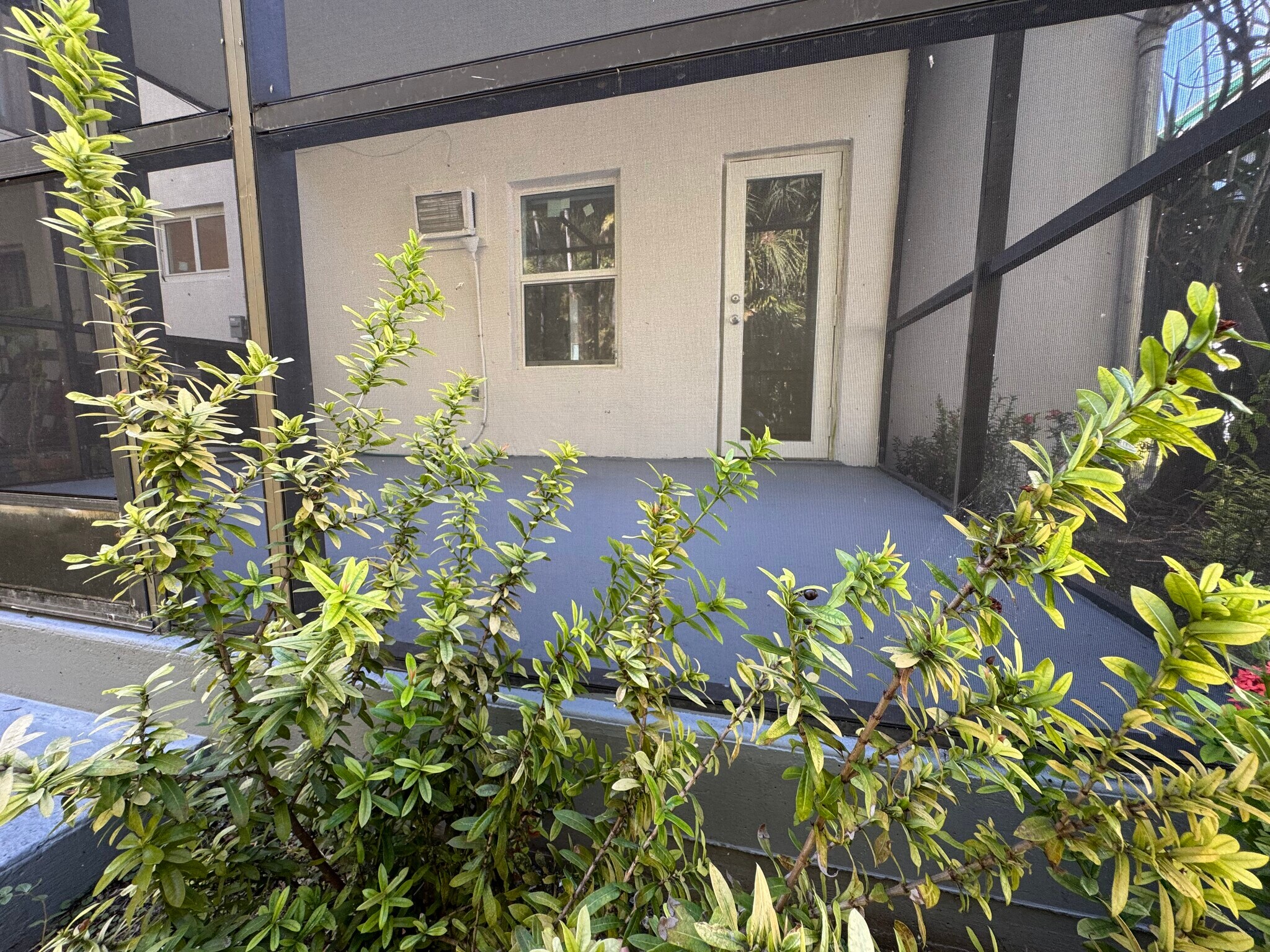 Building Photo - 1365 NE 105th St