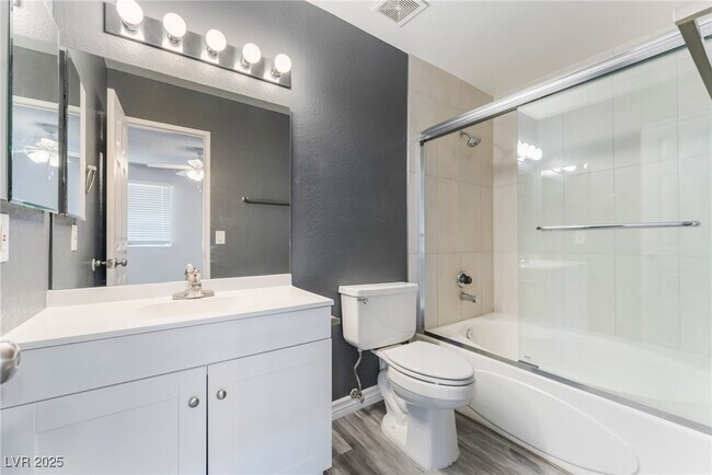 Building Photo - 3151 N Soaring Gulls Dr